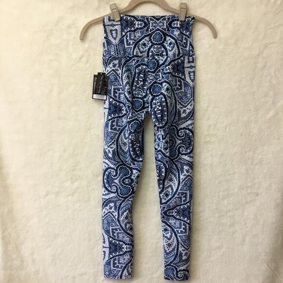 ONZIE Blue Pattern High Waist Basic Midi Leggings - Picture 11 of 11